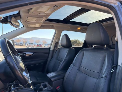 Used 2018 Nissan Rogue SL w/ Premium Package image 9