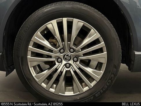 Used 2021 Toyota Venza XLE w/ Softex Package AWD/4WD image 10