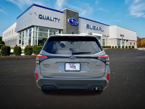 Certified 2025 Subaru Forester Premium AWD/4WD image 3