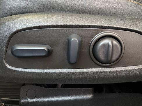 Used 2023 Chevrolet Equinox Premier FWD image 29