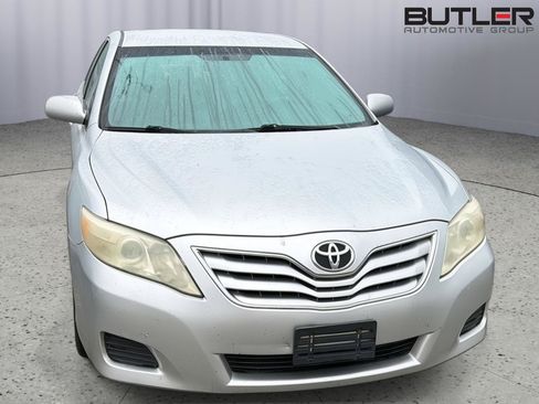Used 2010 Toyota Camry LE FWD image 5