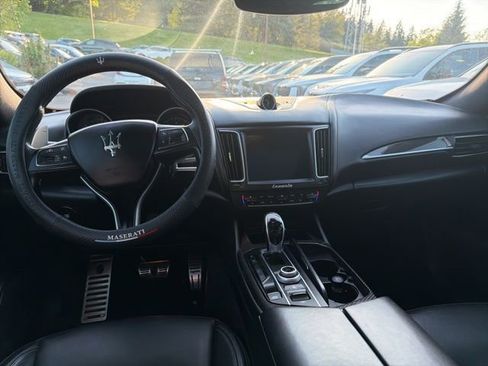 Used 2017 Maserati Levante S AWD/4WD image 9