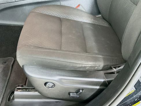 Used 2019 Jeep Grand Cherokee Laredo RWD image 31
