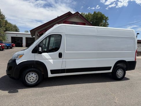 Used 2023 RAM ProMaster 2500 FWD image 5