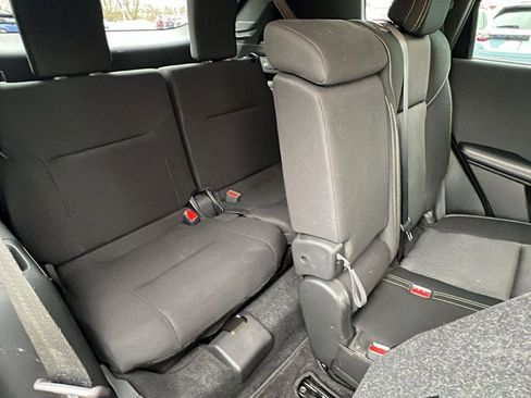 Used 2022 Mitsubishi Outlander ES image 16