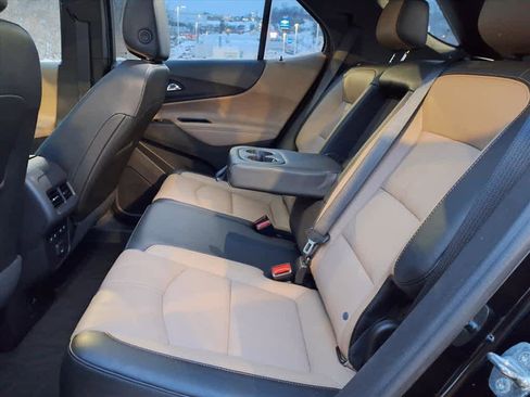 Used 2023 Chevrolet Equinox Premier image 10