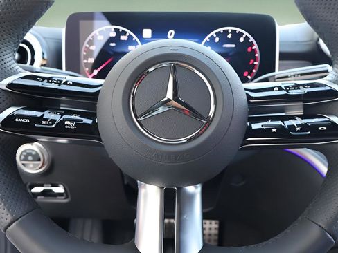 Used 2025 Mercedes-Benz CLE 450 4MATIC Coupe image 20