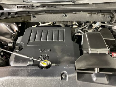 Used 2014 Toyota Highlander XLE image 29