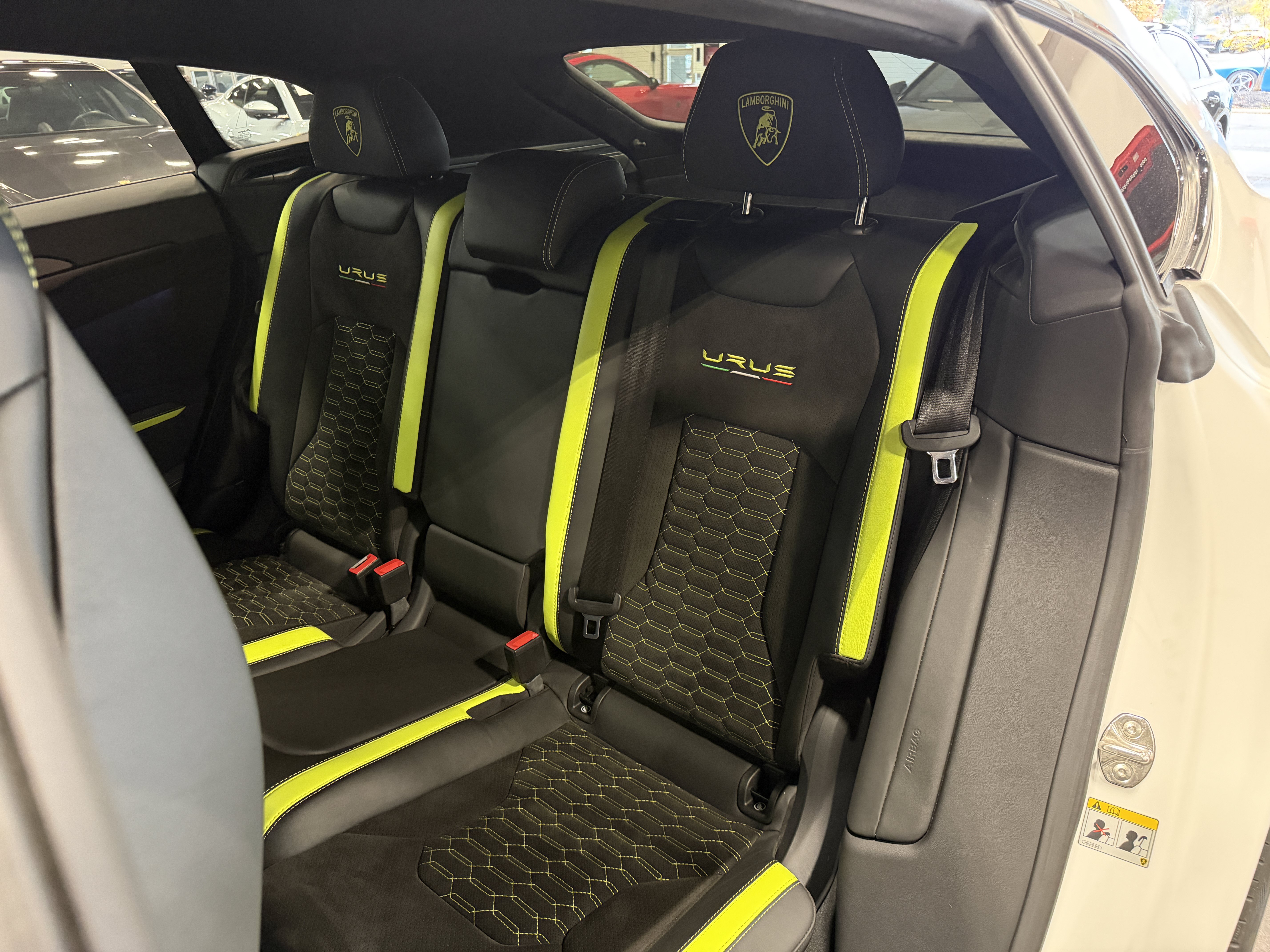 Used 2022 Lamborghini Urus AWD/4WD image 15