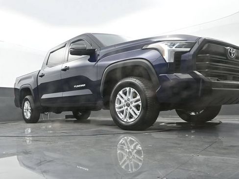 Used 2022 Toyota Tundra SR5 w/ SR5 Convenience Package AWD/4WD image 22