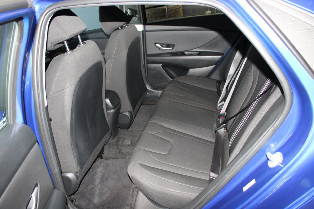 Used 2023 Hyundai Elantra SEL w/ Convenience Package FWD image 10