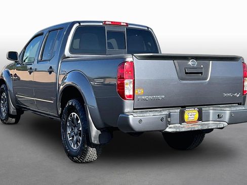Used 2018 Nissan Frontier PRO-4X AWD/4WD image 10