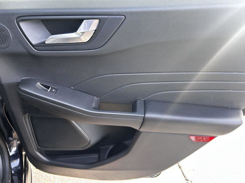 Used 2021 Ford Escape Titanium w/ Class II Trailer Tow Package image 16