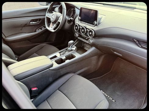 Used 2025 Nissan Sentra SV w/ All-Weather Package image 5