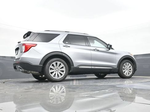 Used 2022 Ford Explorer Limited w/ Equipment Group 301A AWD/4WD image 52