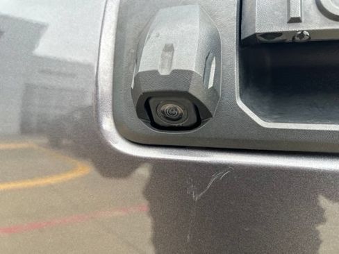 Used 2020 Toyota Tacoma SR w/ SR Convenience Package RWD image 9