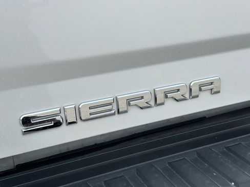 Used 2018 GMC Sierra 2500 SLT AWD/4WD image 11