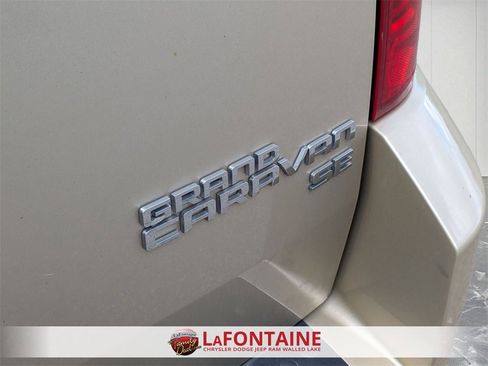 Used 2010 Dodge Grand Caravan SE w/ SE Plus Group image 11