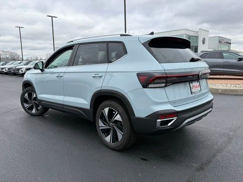 New 2026 Volkswagen Taos SE AWD/4WD image 5