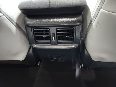 Used 2023 Toyota RAV4 Limited image 22