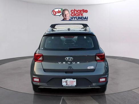 New 2026 Hyundai Venue SEL FWD image 4