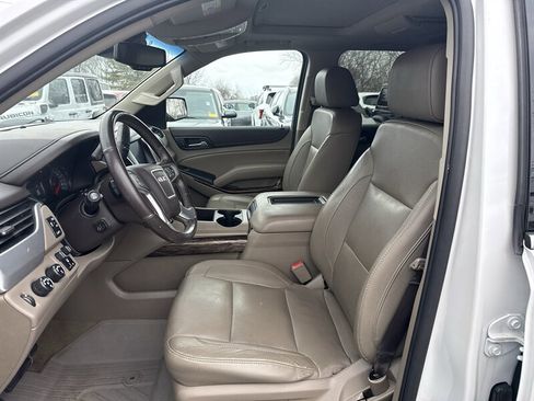 Used 2018 GMC Yukon XL SLT w/ Premium Edition image 9