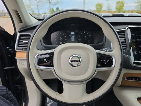 Used 2021 Volvo XC90 T6 Momentum w/ Climate Package AWD/4WD image 14