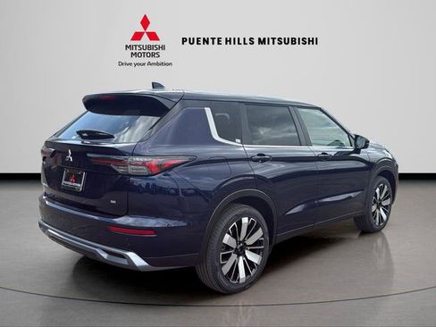 New 2026 Mitsubishi Outlander SE image 5