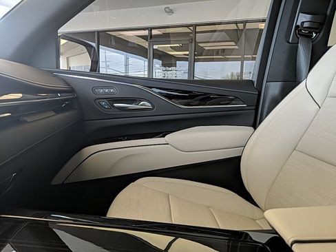 Used 2023 Cadillac Escalade ESV Sport w/ Touring Package image 30