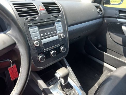 Used 2010 Volkswagen Jetta SE FWD image 16