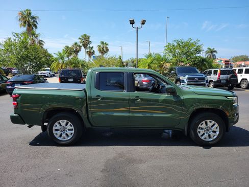 Used 2022 Nissan Frontier SV w/ SV Premium Package AWD/4WD image 5