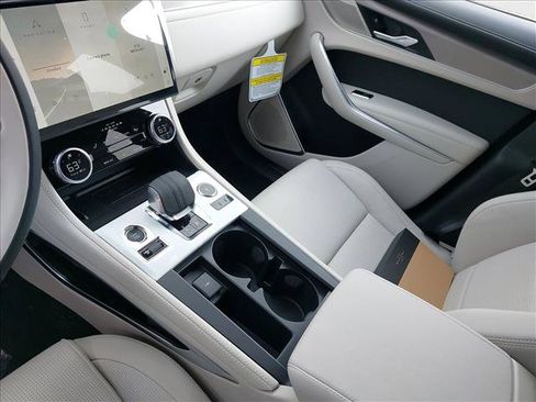 New 2026 Jaguar F-PACE R-Dynamic S image 21