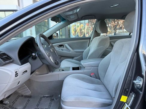 Used 2011 Toyota Camry LE image 11