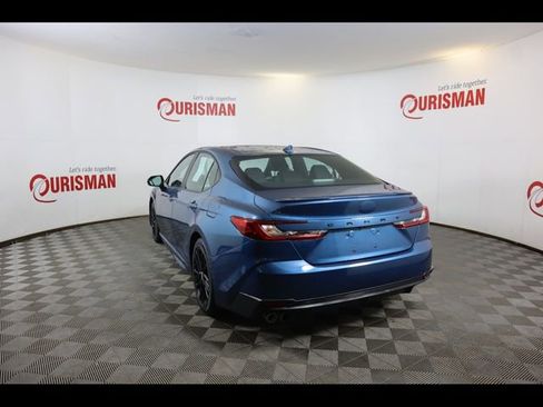 Used 2025 Toyota Camry SE image 10