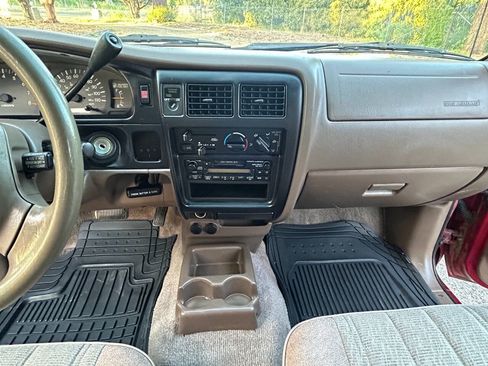 Used 1999 Toyota Tacoma 2WD Xtracab image 33