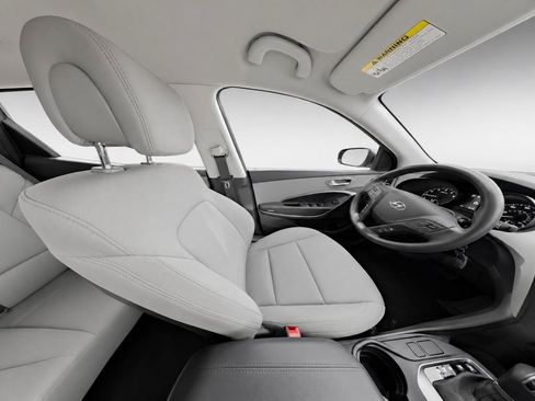 Used 2017 Hyundai Santa Fe Sport FWD image 10