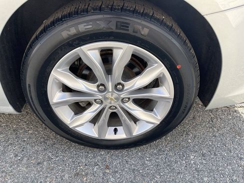 Used 2021 Chevrolet Malibu LT FWD image 27