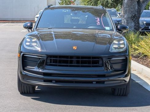 Used 2022 Porsche Macan AWD/4WD image 2