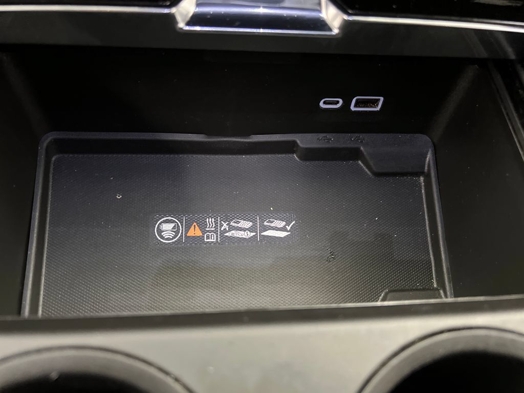 Used 2025 GMC Yukon XL Denali RWD image 59