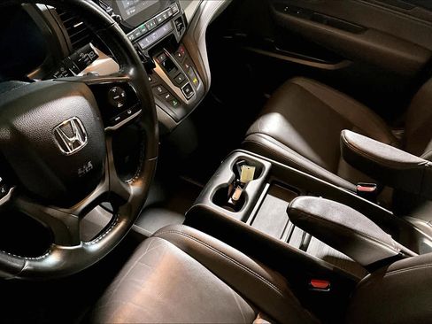 Used 2018 Honda Odyssey Touring image 17