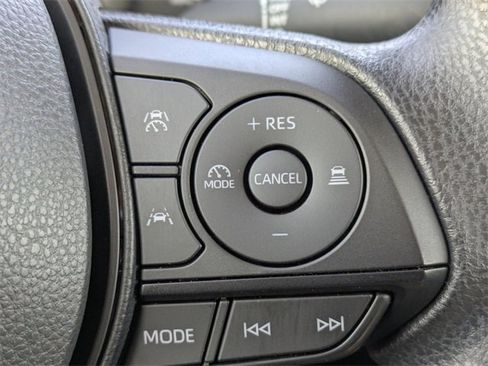 Used 2025 Toyota Corolla LE image 26