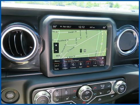 Used 2023 Jeep Wrangler Unlimited Sahara AWD/4WD image 18