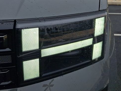 Used 2024 Hyundai Santa Fe Limited AWD/4WD image 9