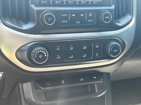 Used 2018 Chevrolet Colorado LT w/ LPO, Premium Interior Package AWD/4WD image 17