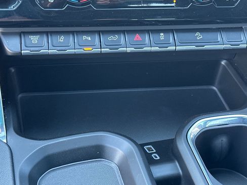 Used 2024 GMC Sierra 3500 Denali w/ Denali Reserve Package image 30