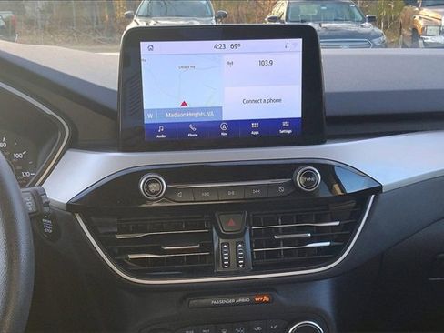 Used 2020 Ford Escape SE image 16