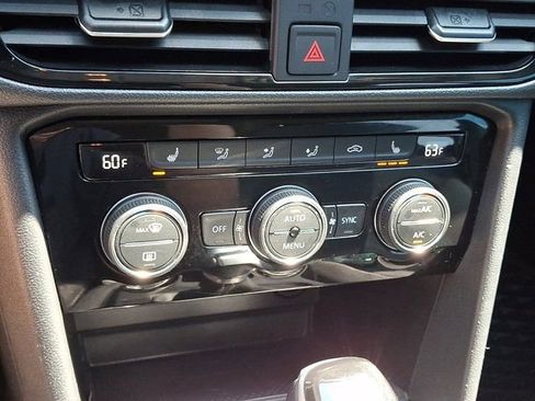 Used 2024 Volkswagen Taos SE AWD/4WD image 19