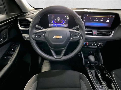 Used 2025 Chevrolet TrailBlazer LS FWD image 7