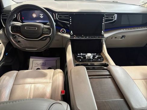 Used 2023 Jeep Grand Wagoneer Series II image 8