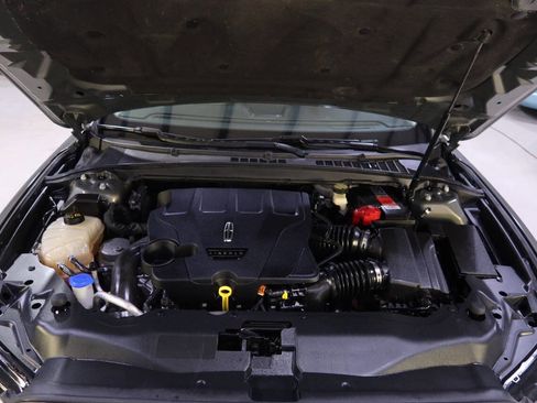 Used 2017 Lincoln Continental Select w/ Technology Package image 9